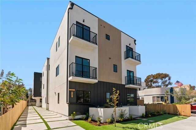 Building Photo - 2637 S Garth Ave