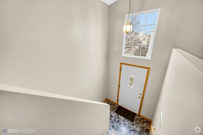 Building Photo - 3 bedroom in Aurora IL 60504 Rental