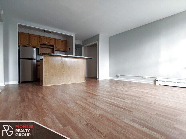 Photo - 433 W Wellington Ave