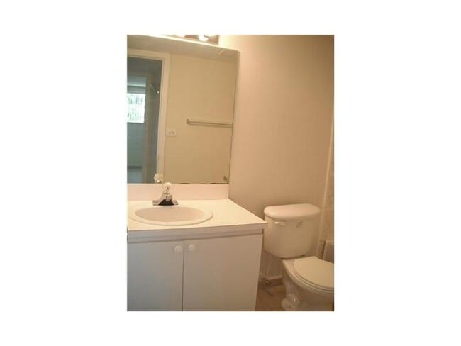 Photo - 606 W 81st St