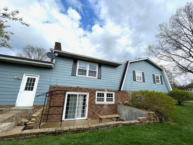 Photo - 396 Forest Ln