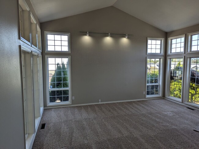 Photo - 5817 Cobalt Loop SE