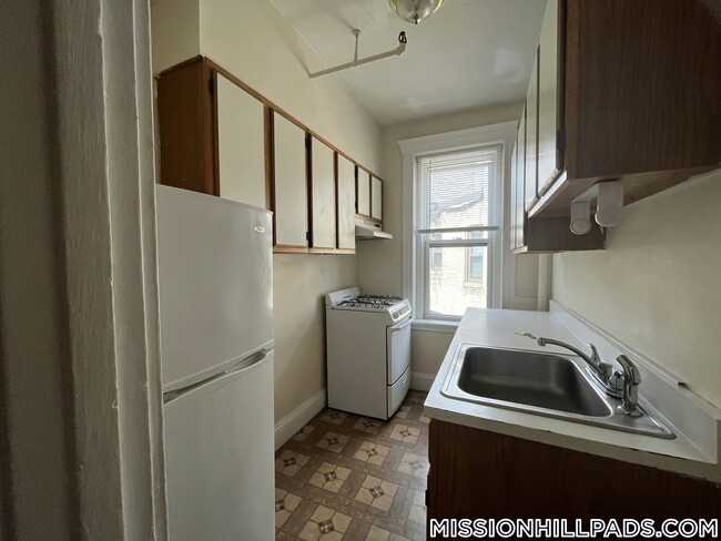 Photo - 360 Riverway Apartment Unit 11