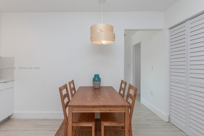 Photo - 6509 NE 5th Ave Unidad Orange