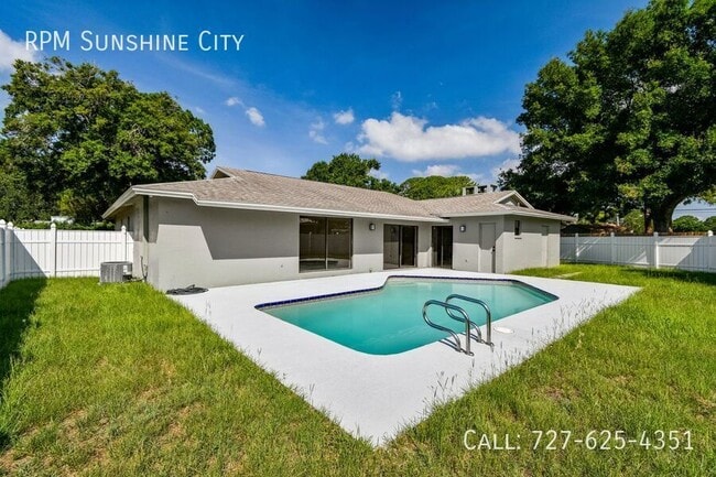 Photo - 4310 Columbus Way S