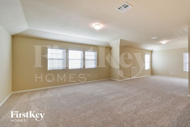 9015 Longhorn Park