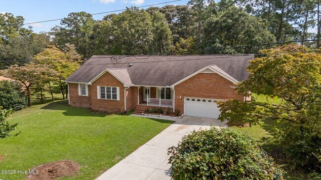 Photo - 506 River Rd