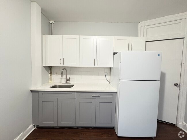 Building Photo - 1215 43rd St Unit 3 Rental