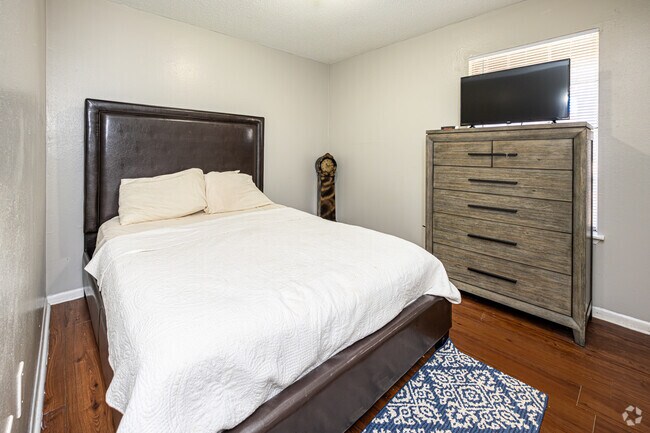2BR, 1BA - 565SF - Second Bedroom