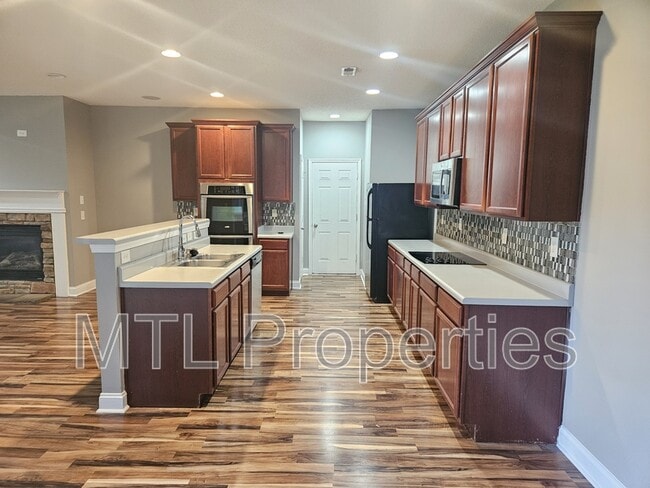 Photo - 302 Nanny Point Dr