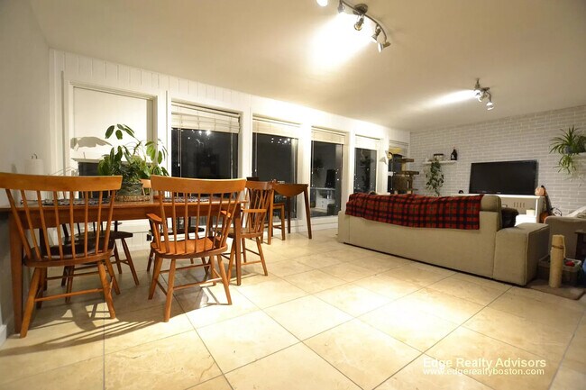 Building Photo - 36 Kenrick St Unit 1 Rental