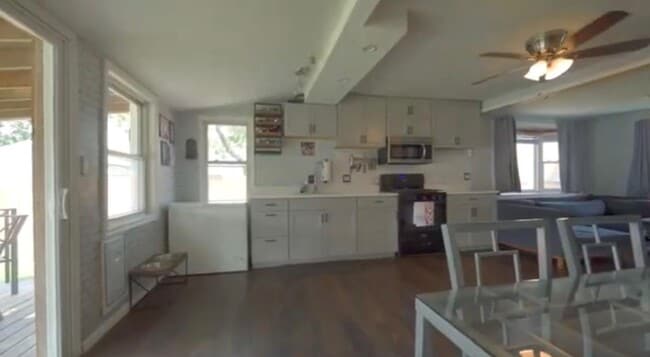 Photo - 2303 Sweetbriar Ave