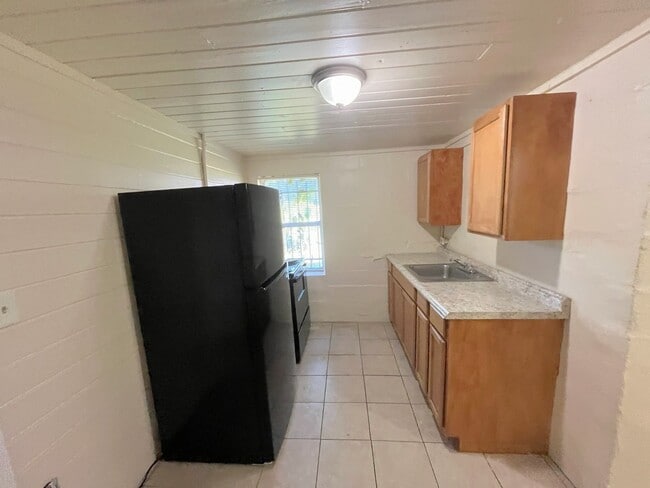 Photo - 1235 1/2 W Cypress St