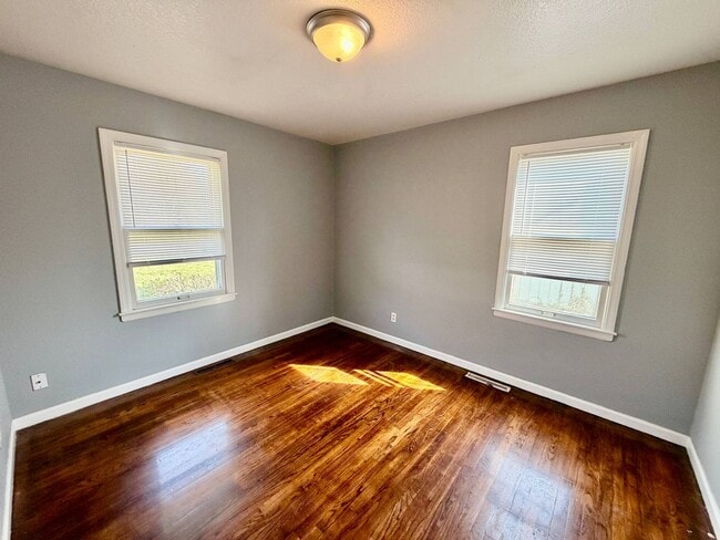 Photo - 6002 Farley Ave