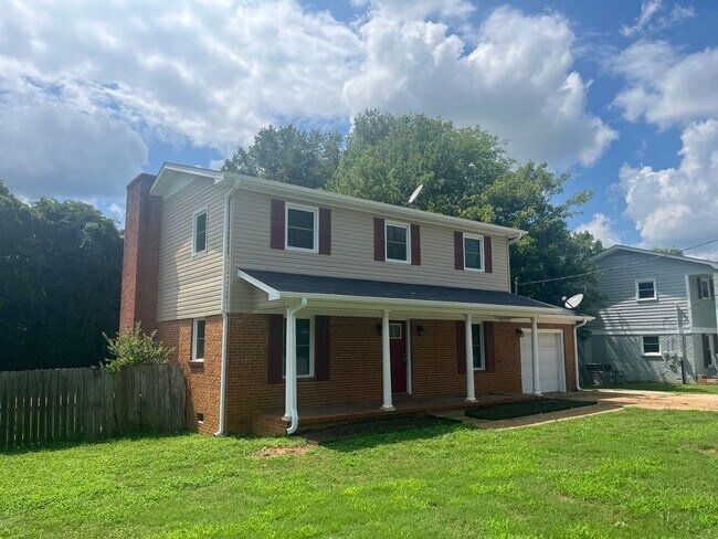 Photo - Stunning Newly Remodeled 4BR/2BA Home in Huntsville – Pet Friendly!