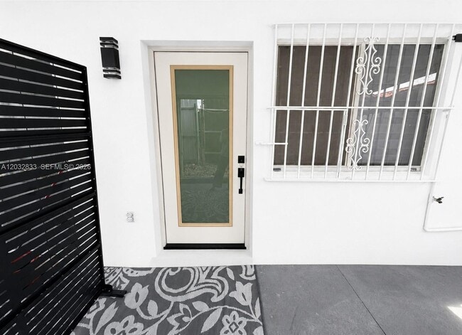 Building Photo - 8859 NW 110th Ln Unit Rear