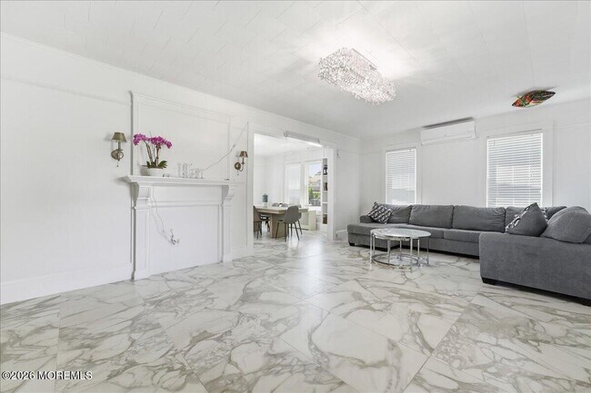 Photo - 496 W Park Ave