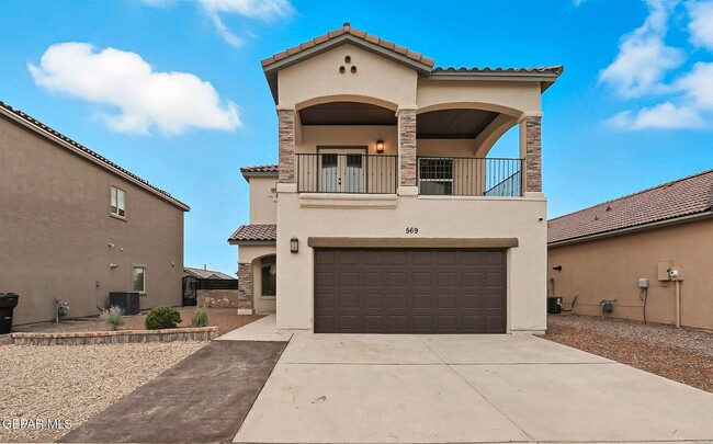 Photo - 569 Lanner Dr