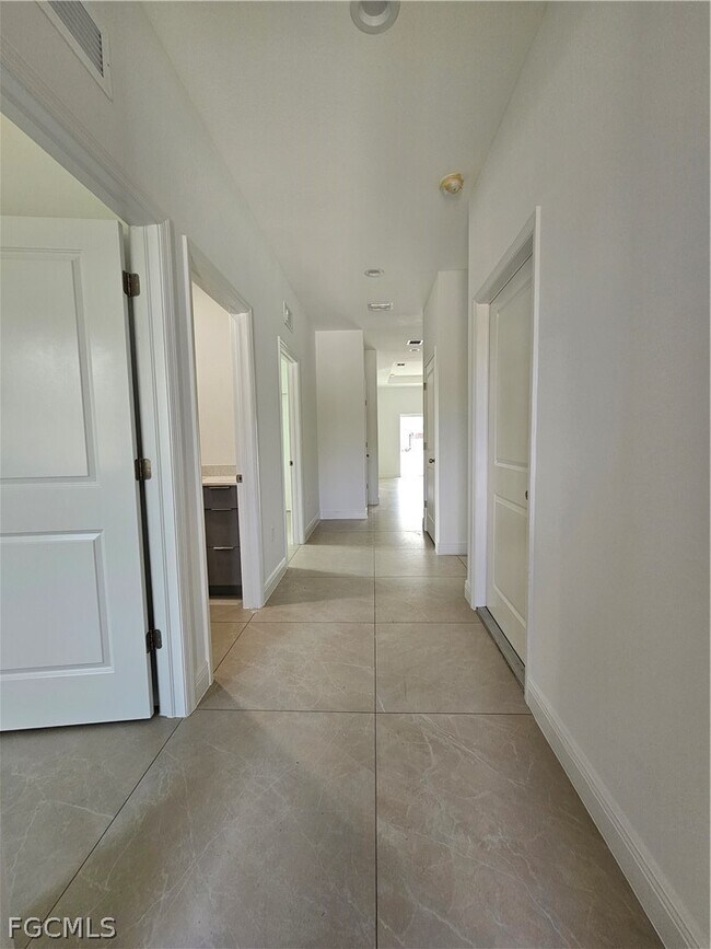 Photo - 8753 Buckingham Rd