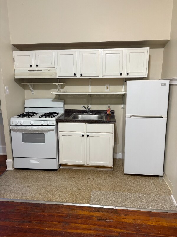 Photo - 4716 Cedar Ave Unit 1st Floor Front