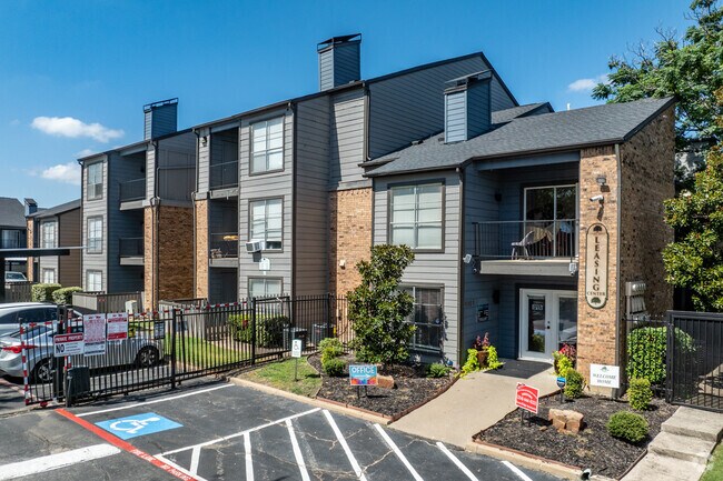 Building Photo - Forest Ridge