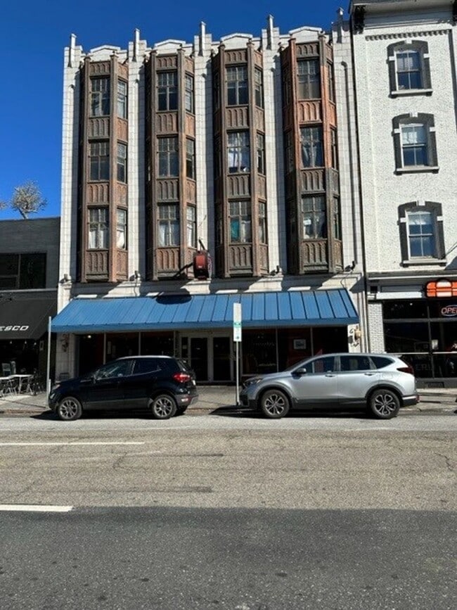 Building Photo - 213 N 2nd St Unit B1