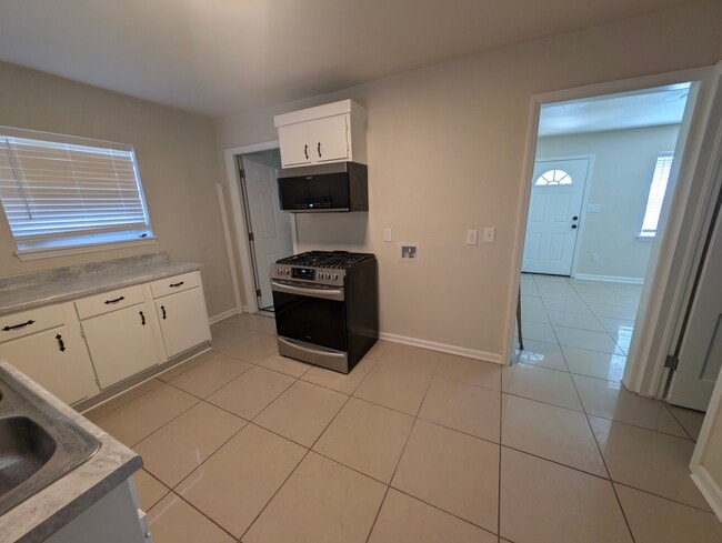 Photo - 717 S Midwest Blvd