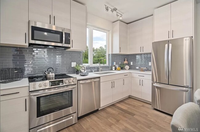 Kitchen - 9268 50th Ave S Casa Adosada