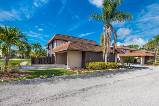 Photo - 2140 Sherwood Forest Blvd