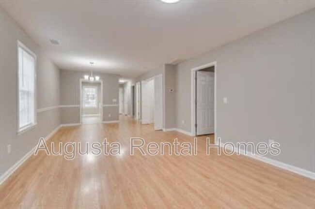 Photo - 102 Kelly Dr