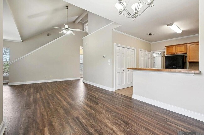 Photo - 7300 Burbank Dr