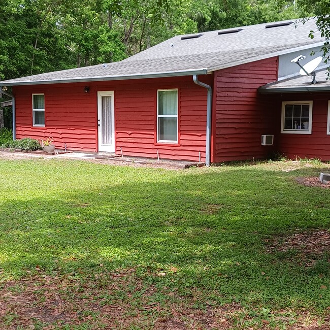 built on apartment - 28014 Sleepy Bear Ln House