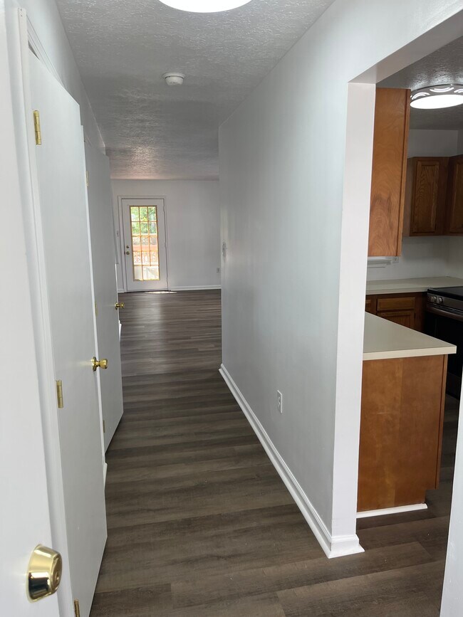 Photo - 102 Gateway Dr