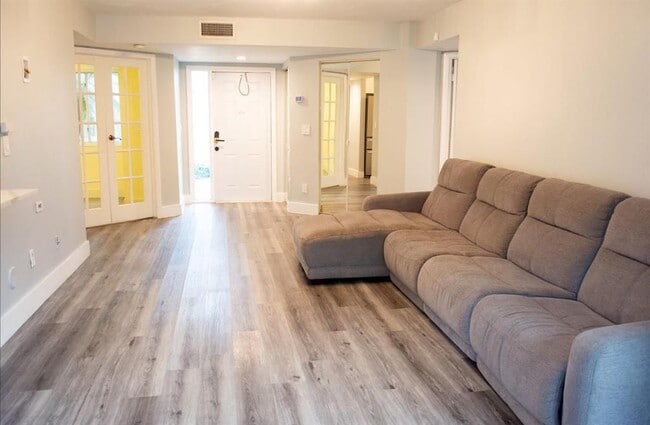 Photo - 992 NW 93rd Ave