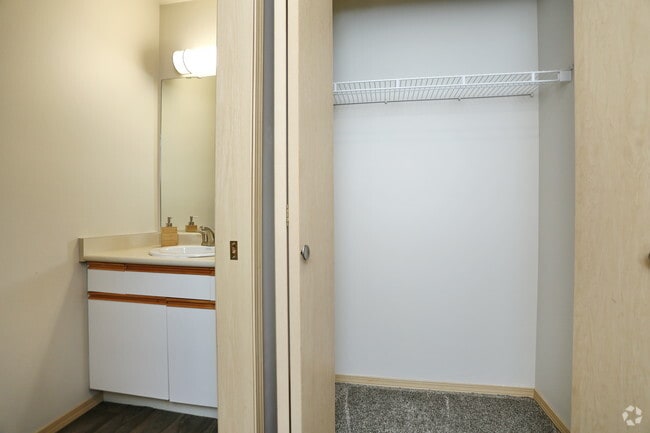 Master Bedroom Closet and Half Bath Entry - Sky Vue