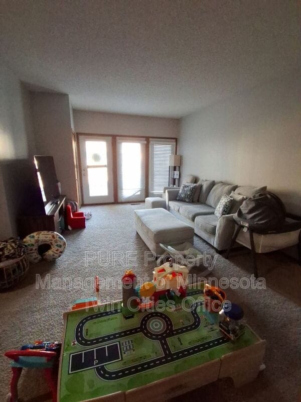 Photo - 4068 Meadowlark Curve