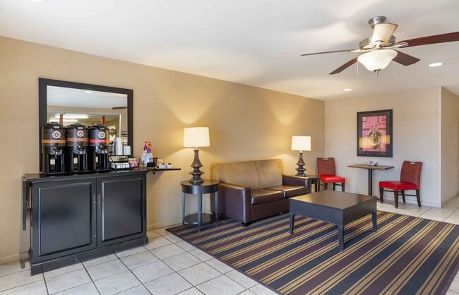 Furnished Studio-Cleveland - Great Northern Mall