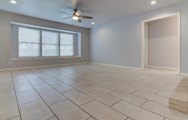12111 Missel Thrush Ct