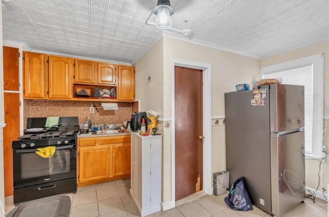 Photo - 86 McAdoo Ave