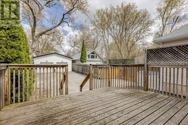 Photo - 387 Ontario St