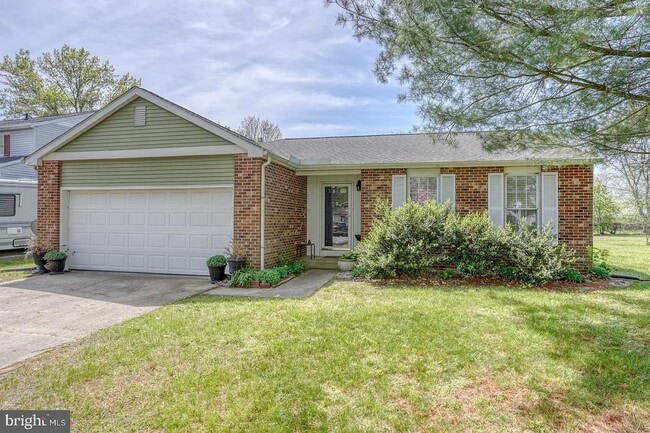 Photo - 12 Squire Cir