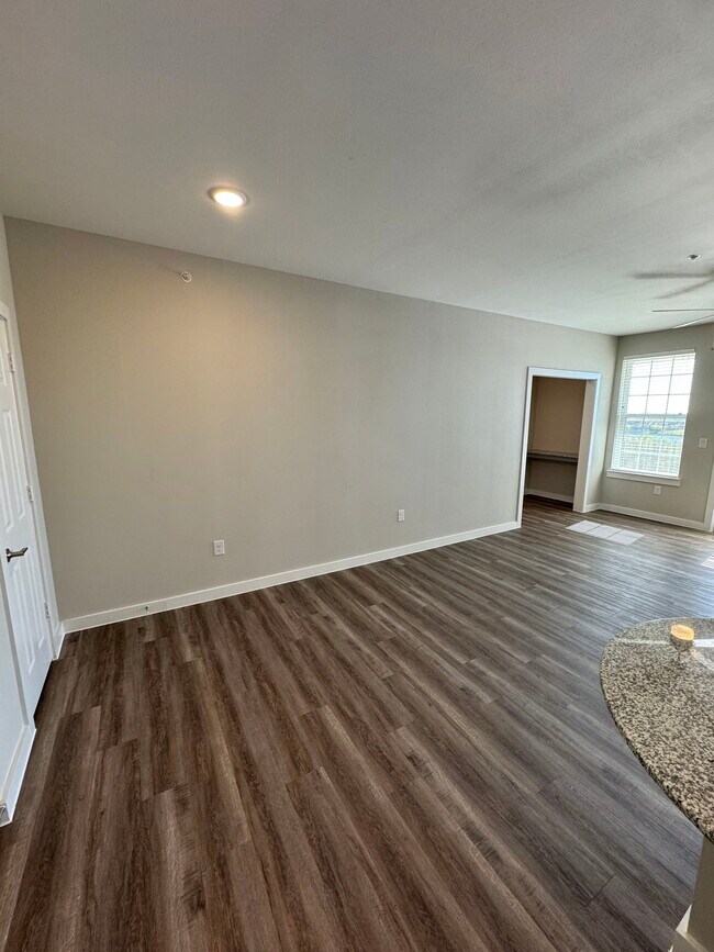 Photo - 5000 Overboard Cv Unidad 6306