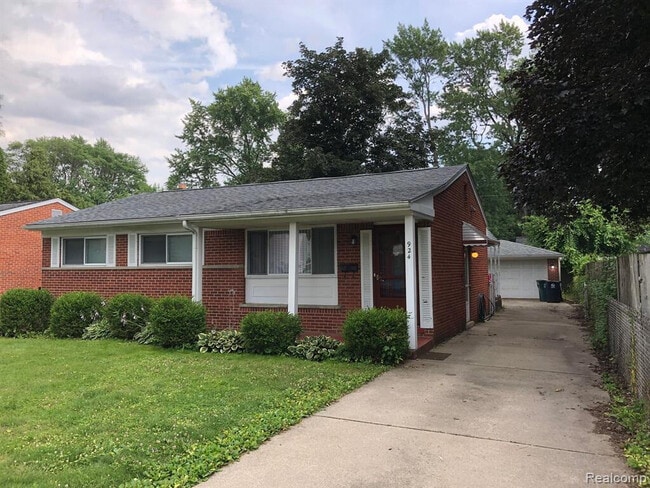 Building Photo - 924 E Windemere Ave