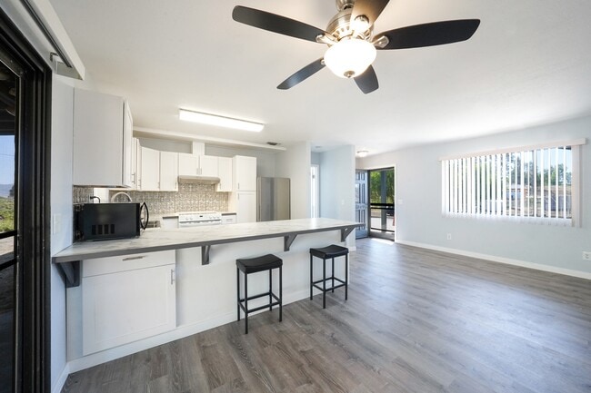 Photo - 18610 Highland Valley Rd House