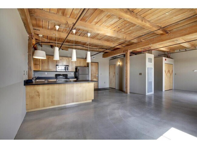 Building Photo - 127 5th St NE Unit 306