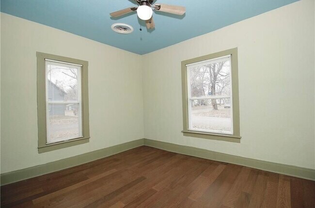 Photo - 301 S 3rd St