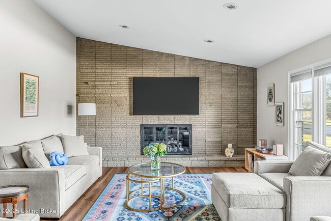 Photo - 1515 Vivian Ln