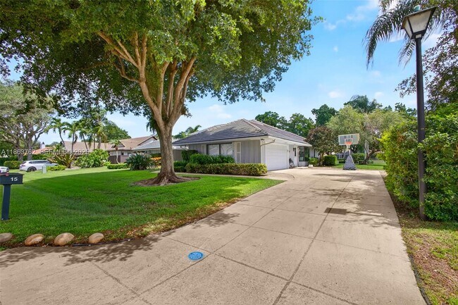 Photo - 15 Balfour Rd E