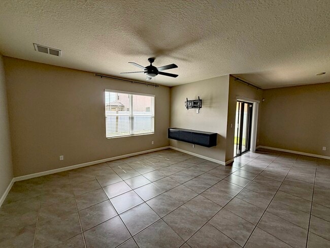 Photo - 5306 Entertainment Way