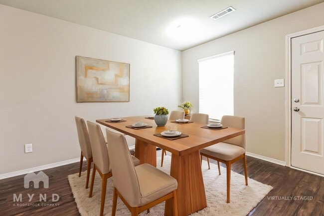 Photo - 934 Pinehurst Loop